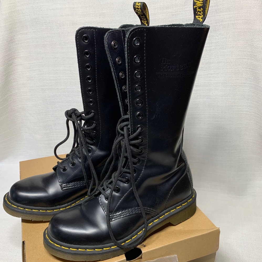 Dr. Martens 14 Eye Boot w/ Original Box Size US7